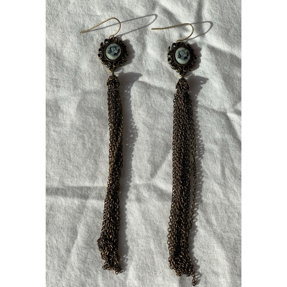 💍💫 Cameo dangle chain earrings